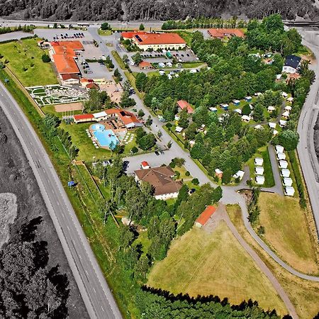 Bjoerkbackens Stugby I Vimmerby Bagian luar foto