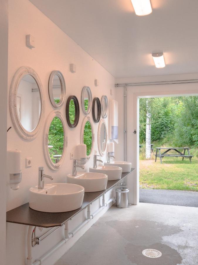 Bjoerkbackens Stugby I Vimmerby Bagian luar foto