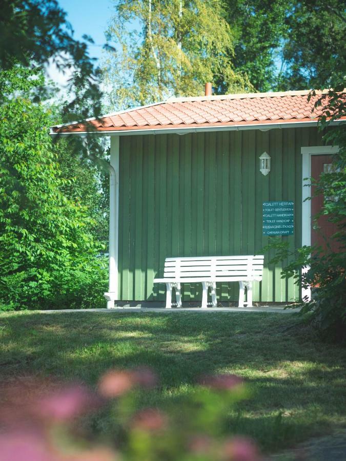 Bjoerkbackens Stugby I Vimmerby Bagian luar foto