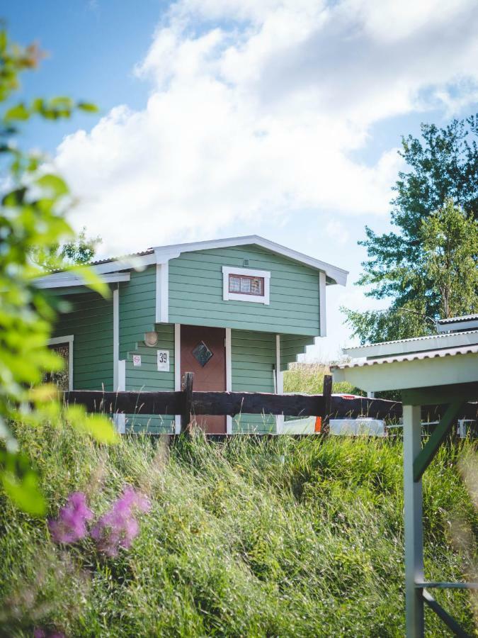 Bjoerkbackens Stugby I Vimmerby Bagian luar foto
